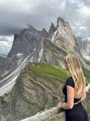 Dolomiten – dramatische Berglandschaft mit Drei Zinnen