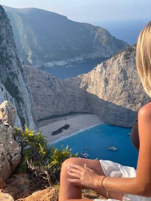 Navagio Beach Zakynthos - Shipwreck Beach mit türkisblauem Wasser